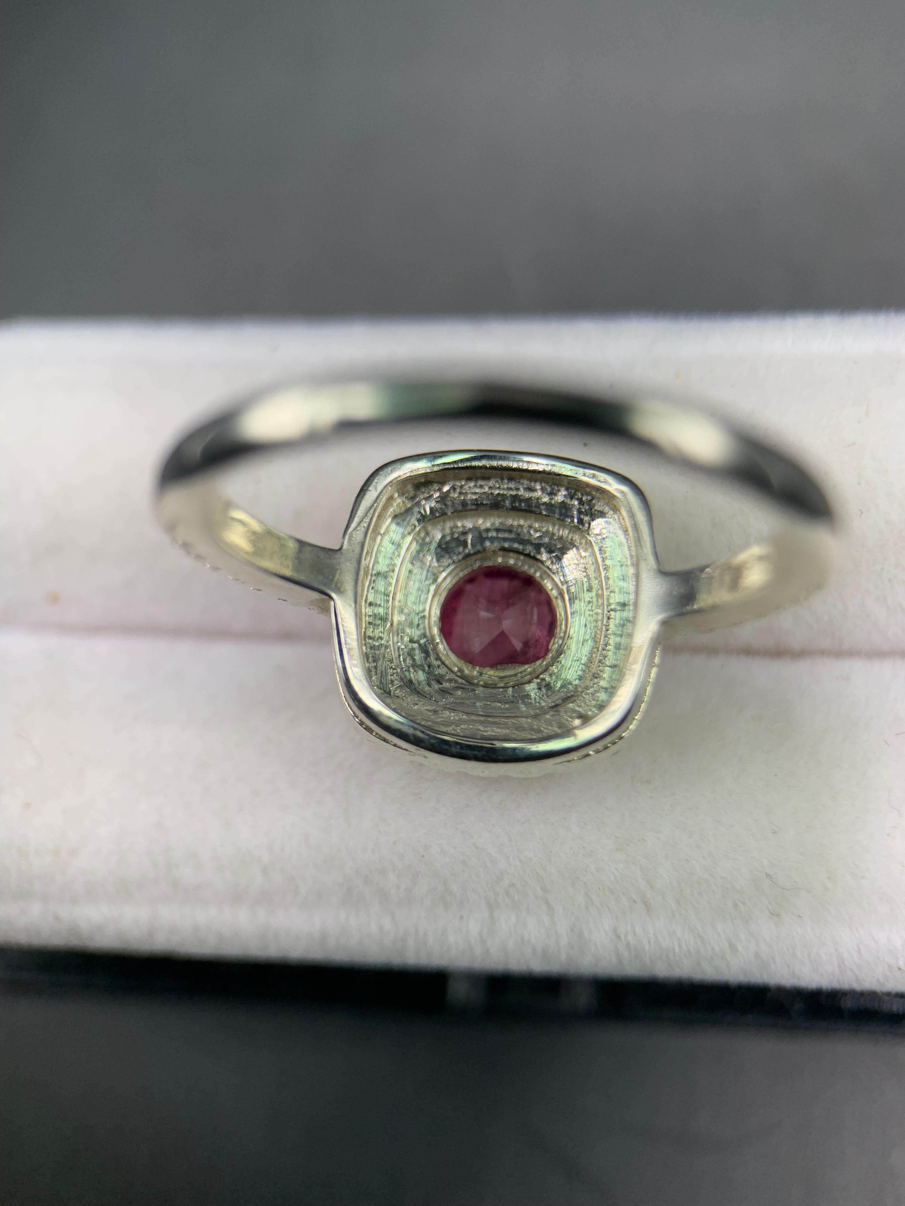 Kashmir Sapphire ring
