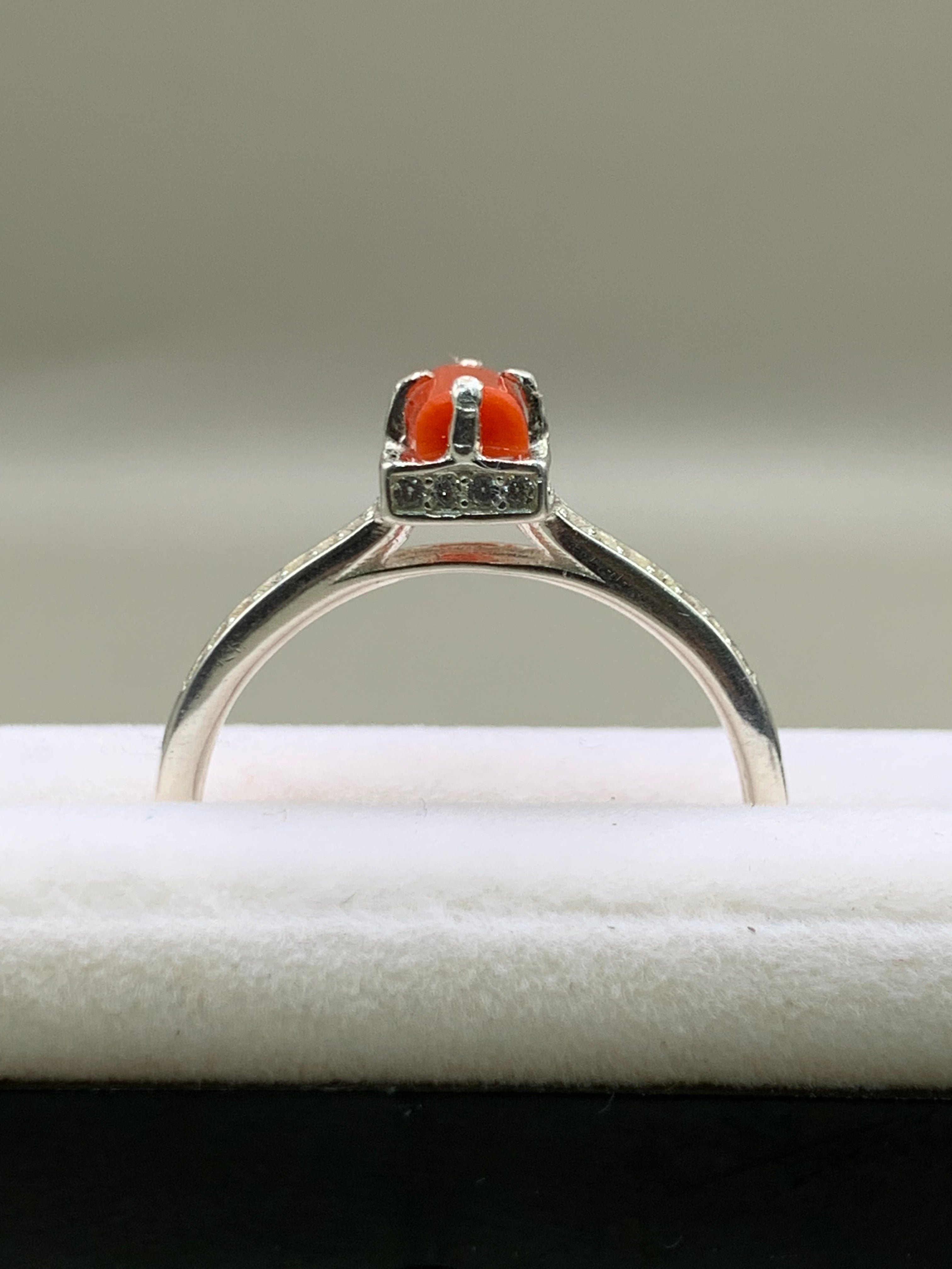 Marjan / coral Ring in Silver