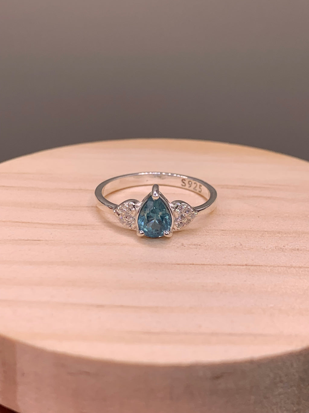 Apatite ring